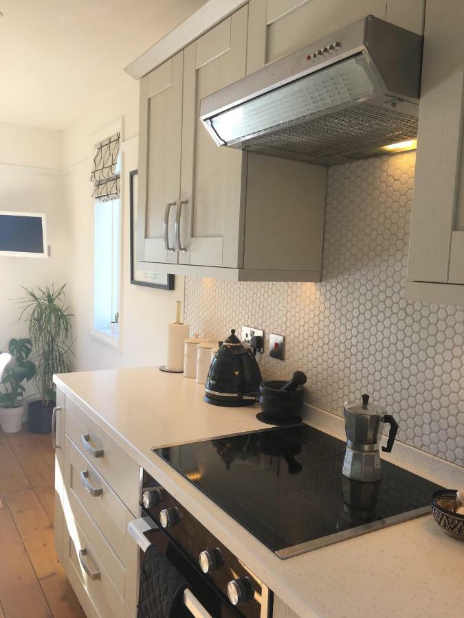 The Cornish Retreat Villa Бюд Екстериор снимка